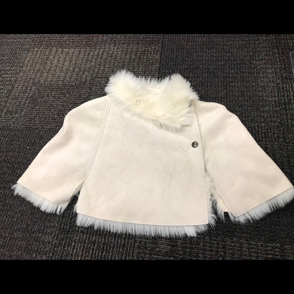 EUC Off  White United Color of Benetton Shawl